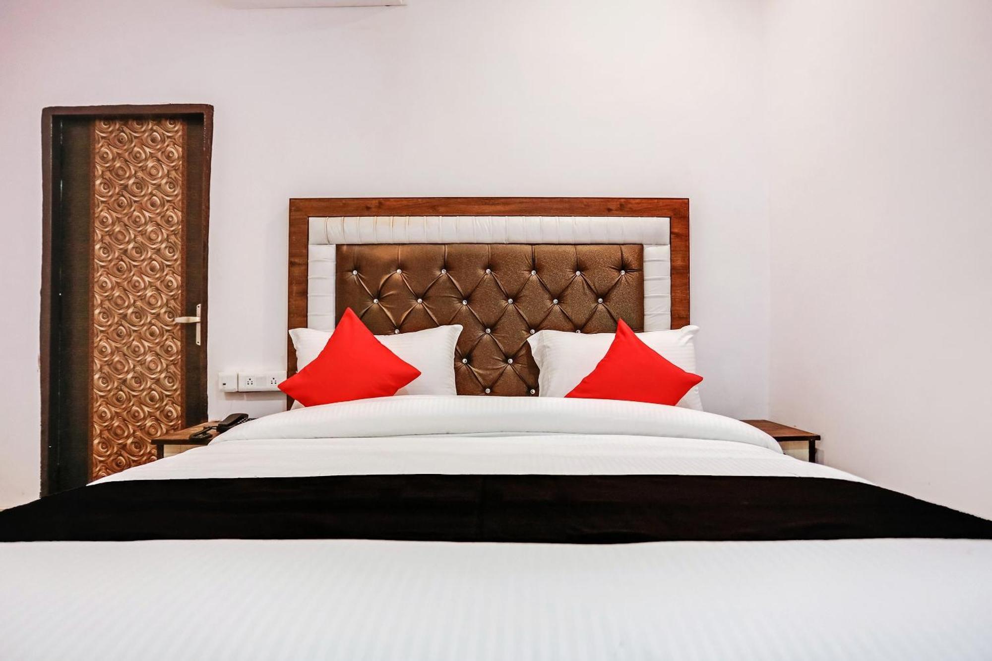 Hotel O Golden Stone Ghaziabad Exterior photo